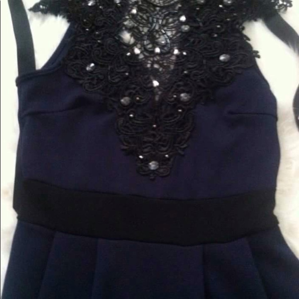 Dress - Picture 3 of 4